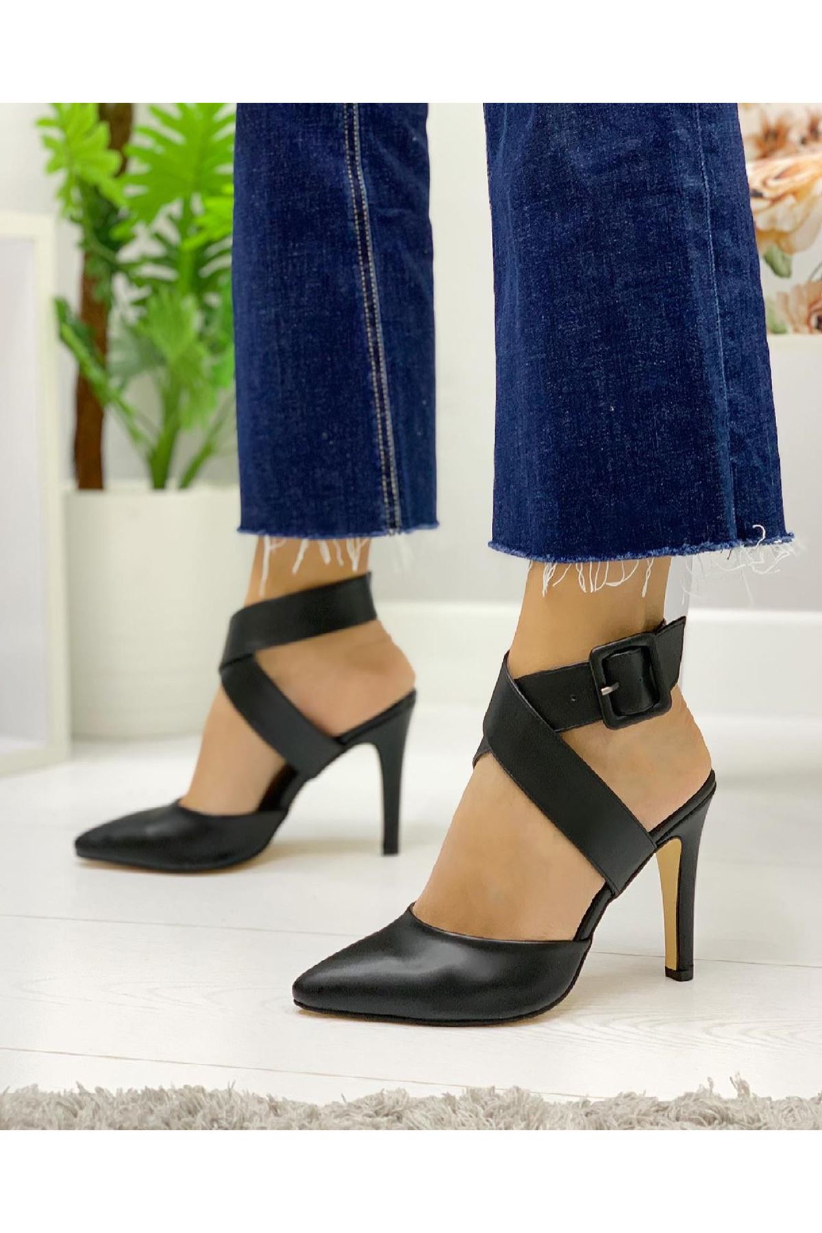 Chanel Siyah  Bayan Topuklu Ayakkabı