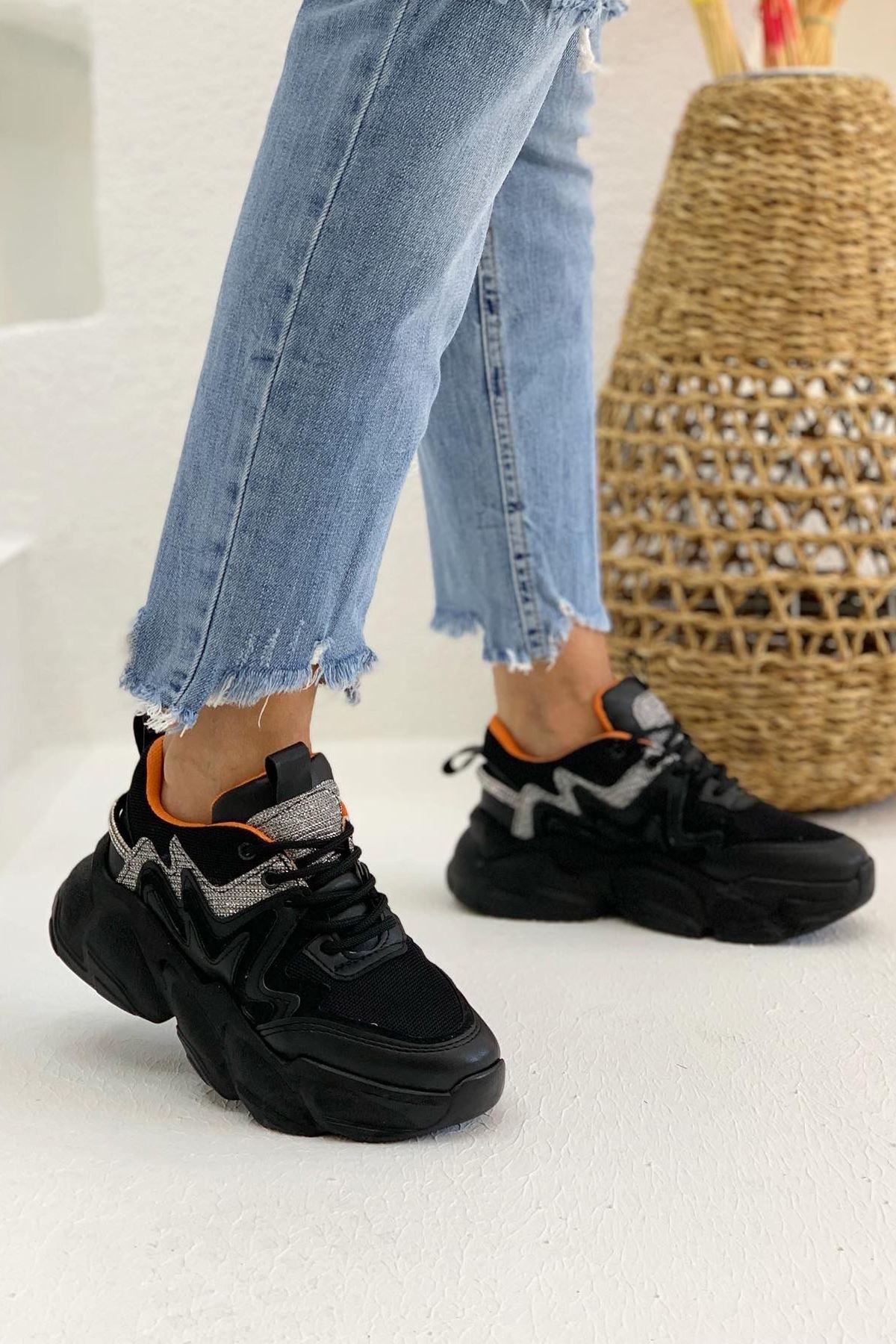 Selena Siyah Bayan Spor Ayakkabı