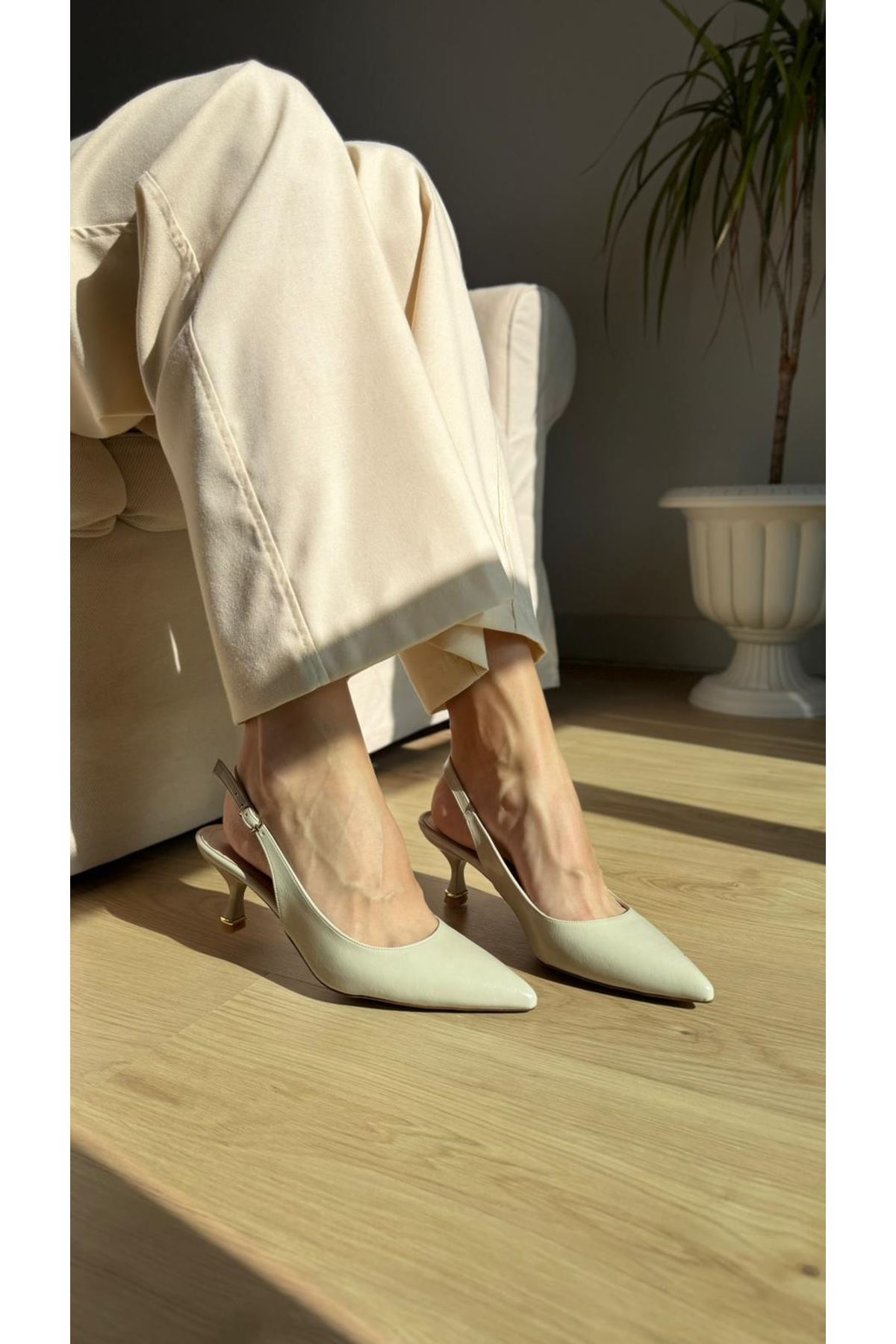 SİNYORA Ten Bayan Topuklu Ayakkabı