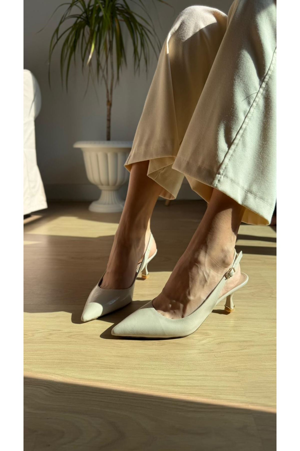 SİNYORA Ten Bayan Topuklu Ayakkabı