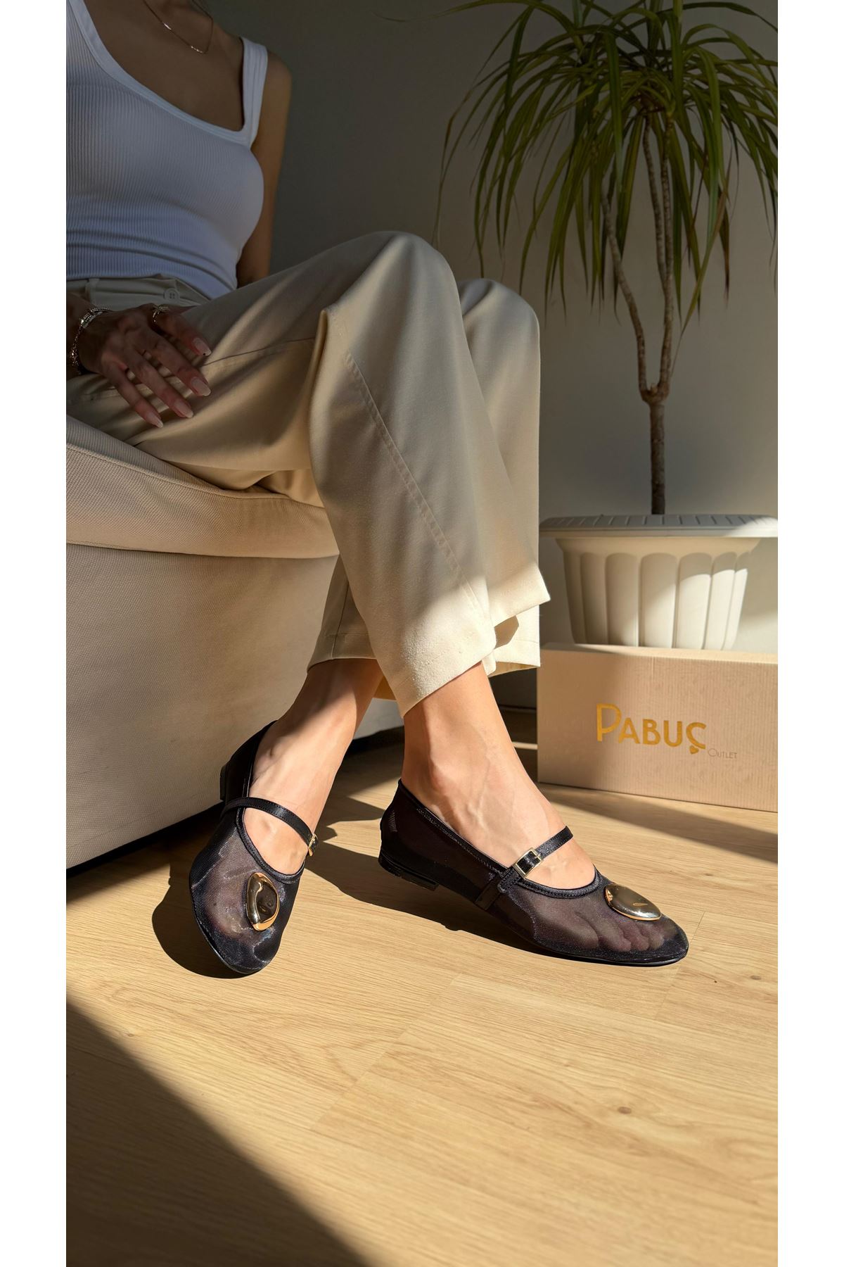 Yesra Siyah Bayan Babet