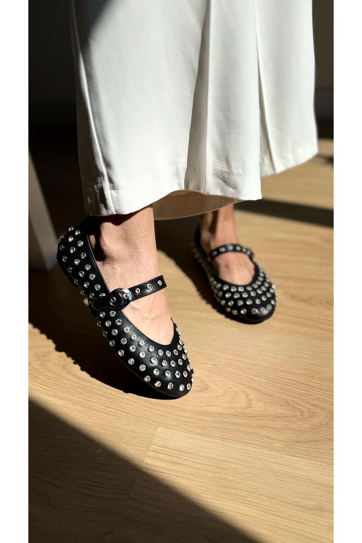 Felipe Siyah Taşlı Bayan Babet