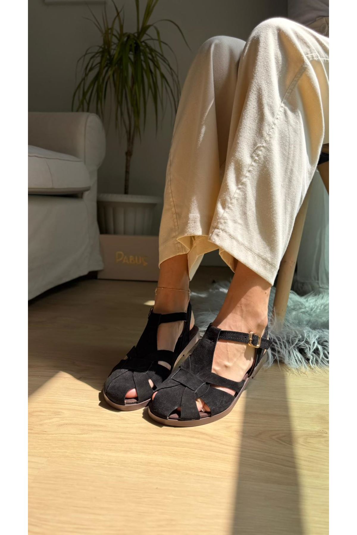 MELO Hakiki Deri Siyah Süet Sandalet