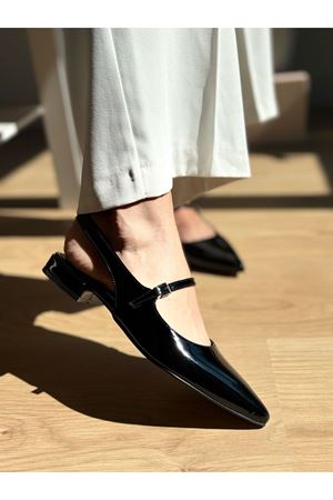 Venüs Siyah Rugan Bayan Babet