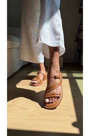 Sara Hakiki Deri Taba Sandalet