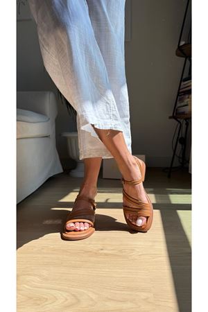 Sara Hakiki Deri Taba Sandalet