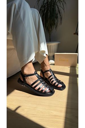 Arina Hakiki Deri Siyah Sandalet