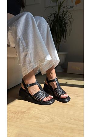 Elanora Hakiki Deri Siyah Sandalet