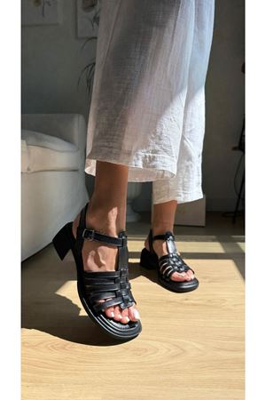 Elanora Hakiki Deri Siyah Sandalet